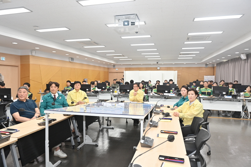 파주시의회, 2025년 을지연습 관계자 격려