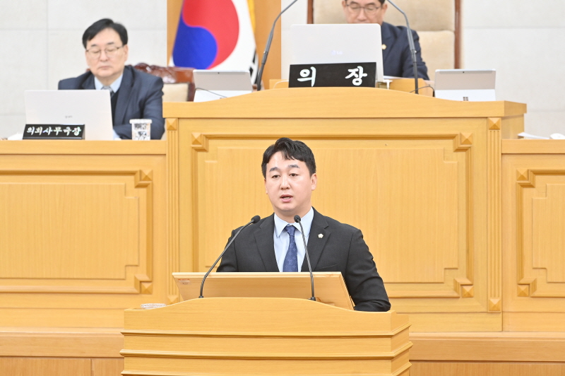 파주시의회 손성익 의원 5분 자유발언…“장애인 고용률 54% 불이행, ‘상생의 파주’로 가는 길을 묻습니다”   