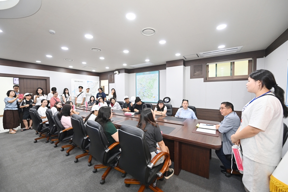 몽골 청소년 어학연수단 파주시의회 방문 (2025. 07. 29) 8번째 파일